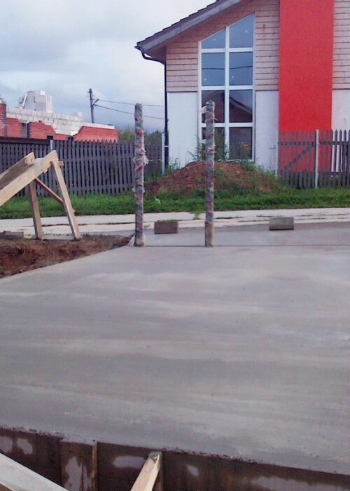 betonie-raboti-dvor-min